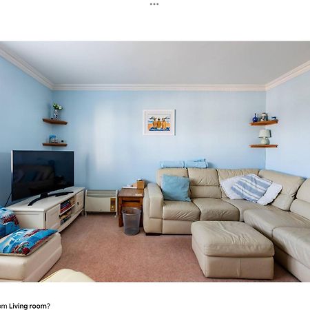 2 Bedrooms Apartment With Free Parking لانسينغ المظهر الخارجي الصورة